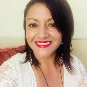 Meet your Posher, Debbie